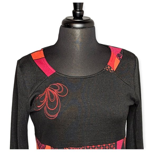 Coline Long Sleeve Red & Black Tunic Top Size Large - Picture 2 of 16